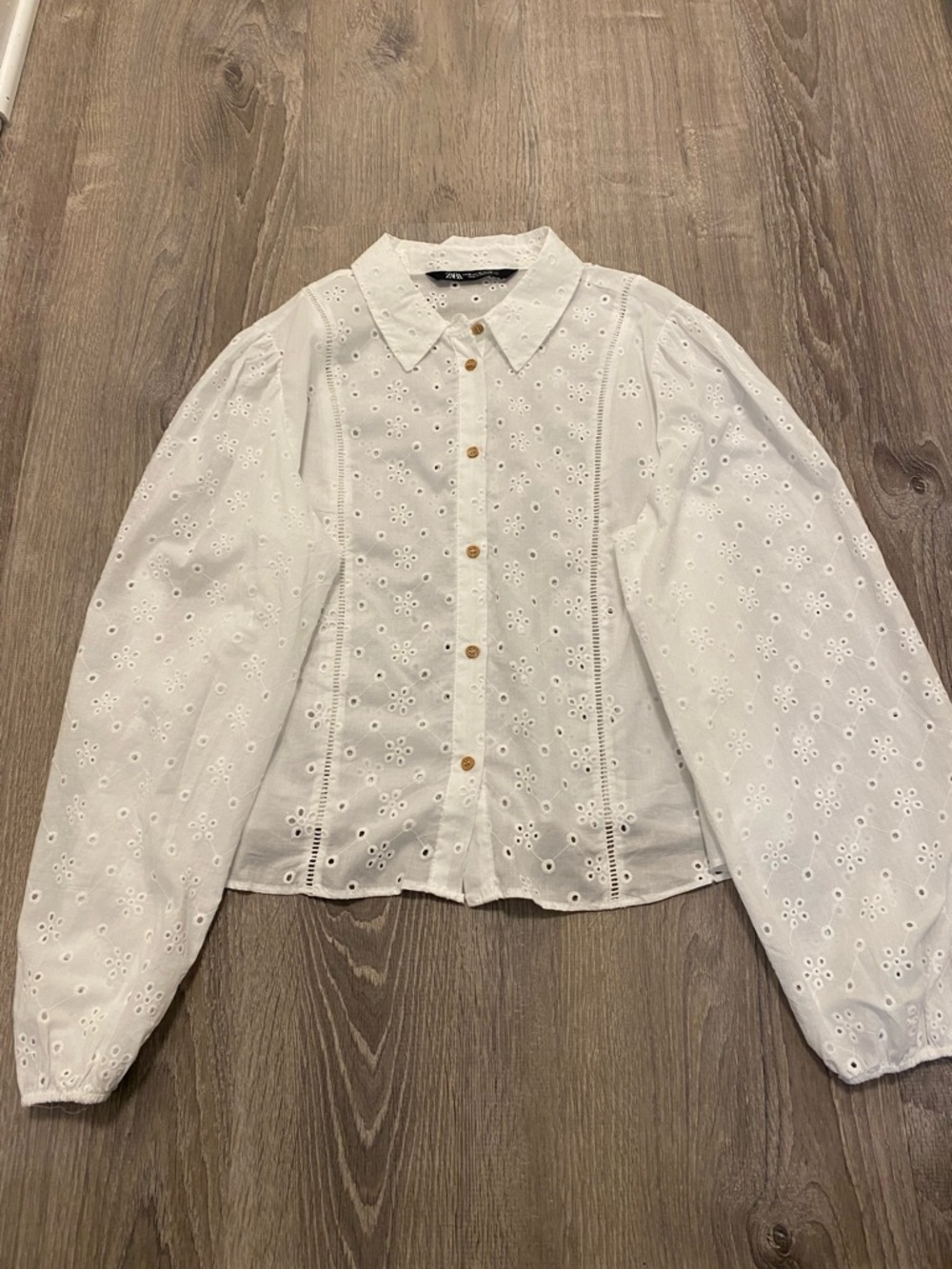 SOLD- Zara Women’s Puff Sleeve Cottagecore Top White Eyelet coquette XL